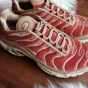 air max plus dusty peach